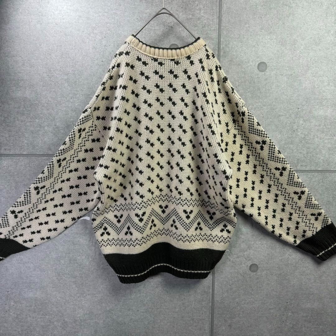 でおすすめアイテム。 カナダ製ニット SP古着 厚手 アニマル 刺繍 ヘラジカ TUNDRA トップス