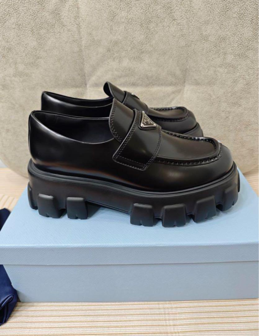 PRADA ローファー