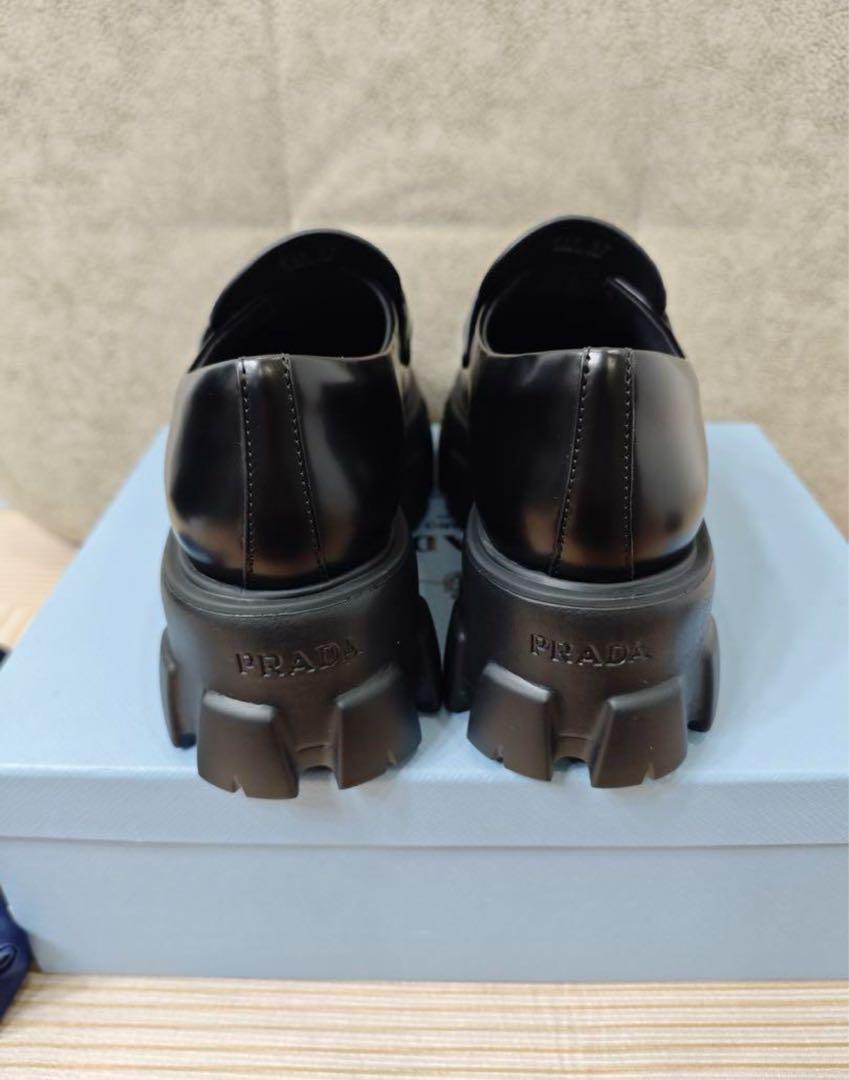 PRADA ローファー