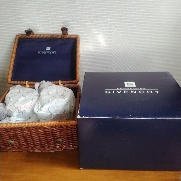 ジバンシィバスケット&ペアマグセット未使用品