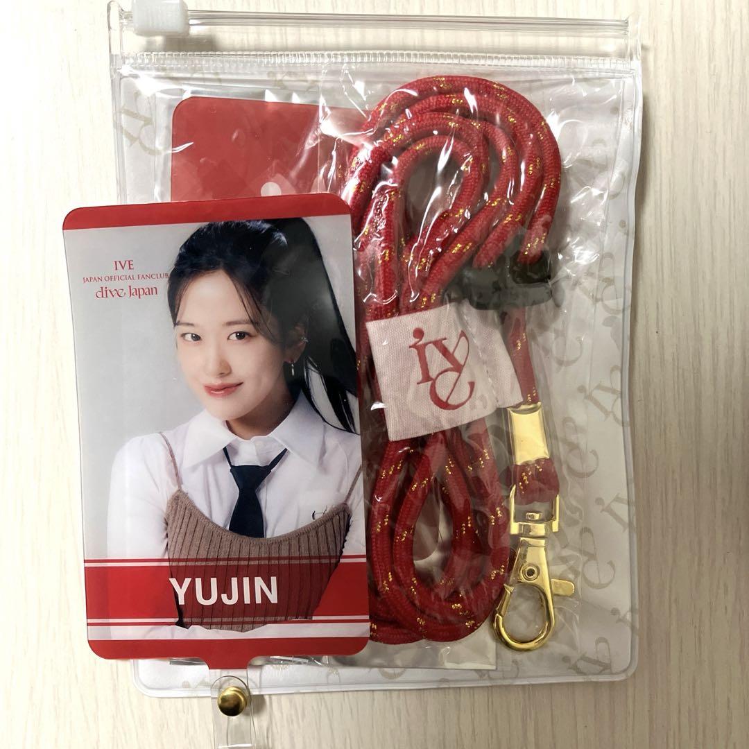 IVE 公式ペンライト YUJIN 新品　トレカ付き　ストラップ IVE 公式ペンライト YUJIN 新品トレカ付きストラップ