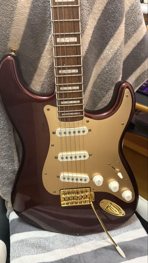 Squier by Fenderエレキギター40周年記念ストラトキャスタ最終削減