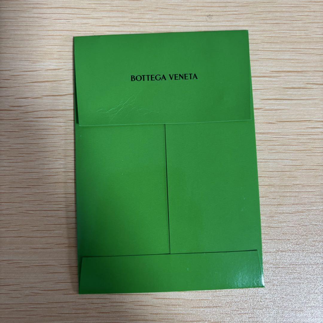 BOTTEGA VENETA イントレチャート二つ折り財布　ブラック