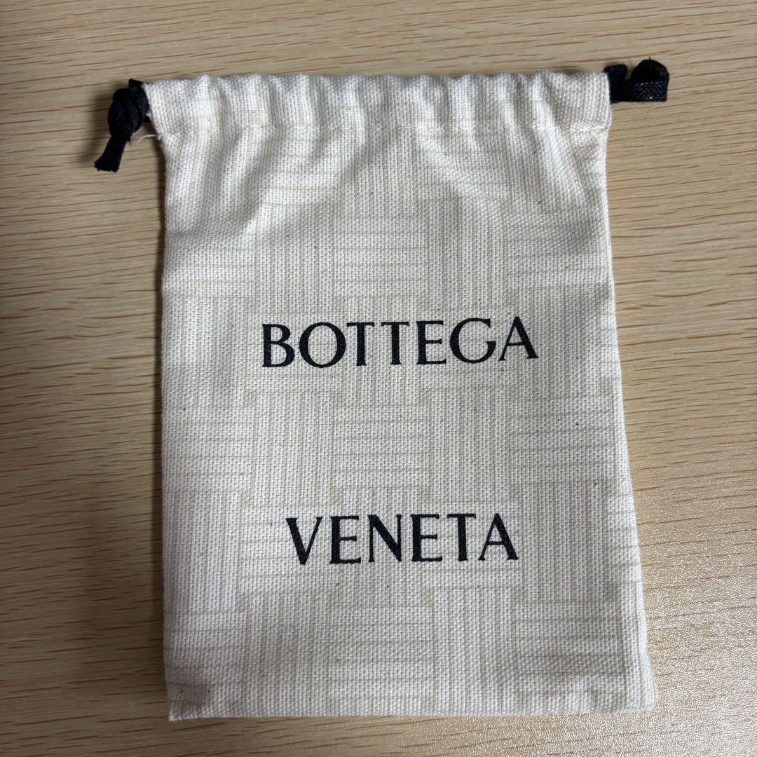 BOTTEGA VENETA イントレチャート二つ折り財布　ブラック