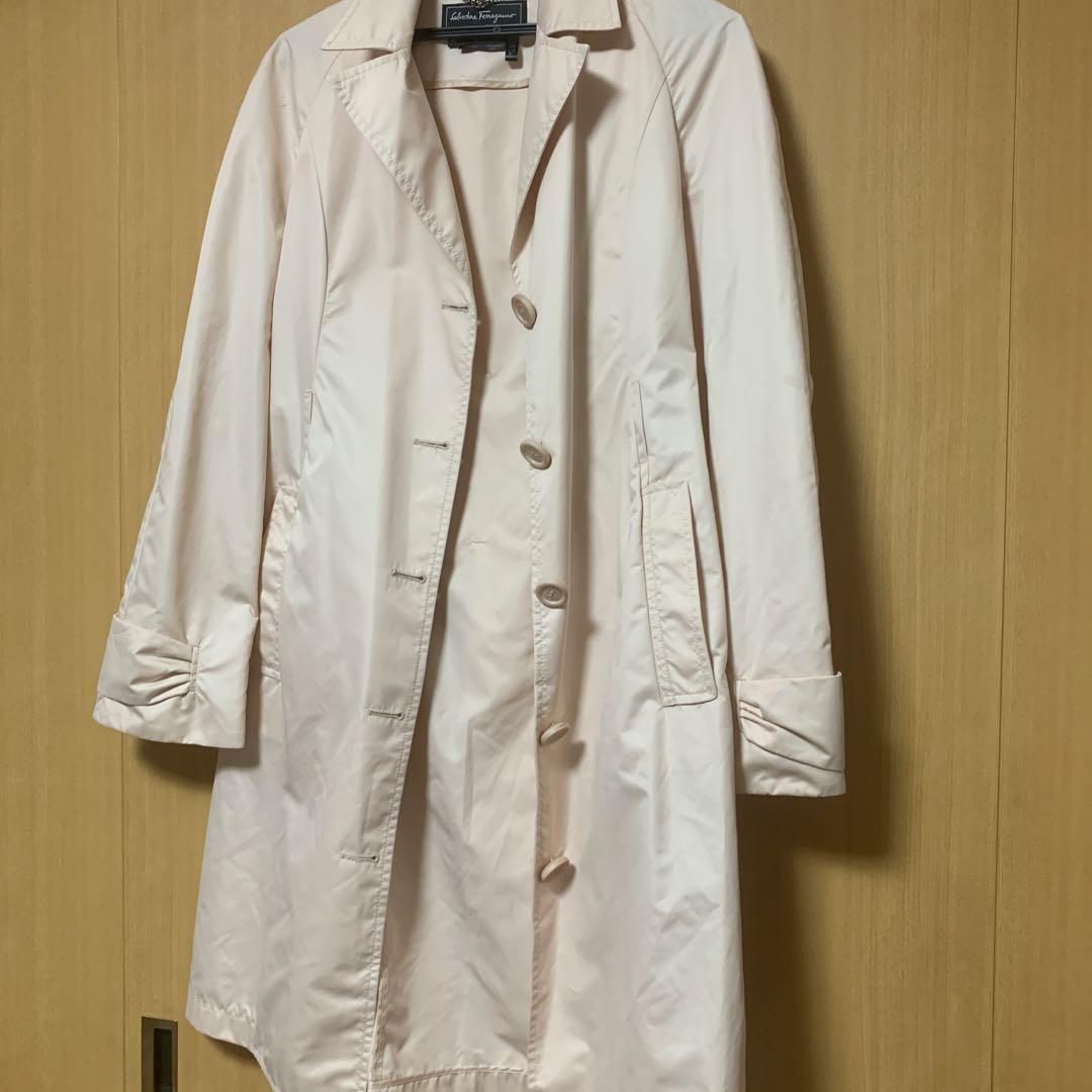 梅雨限定Salvatore Ferragamo 淡ピンクトレンチコート 40 566-784018-m-01-pl.jpg