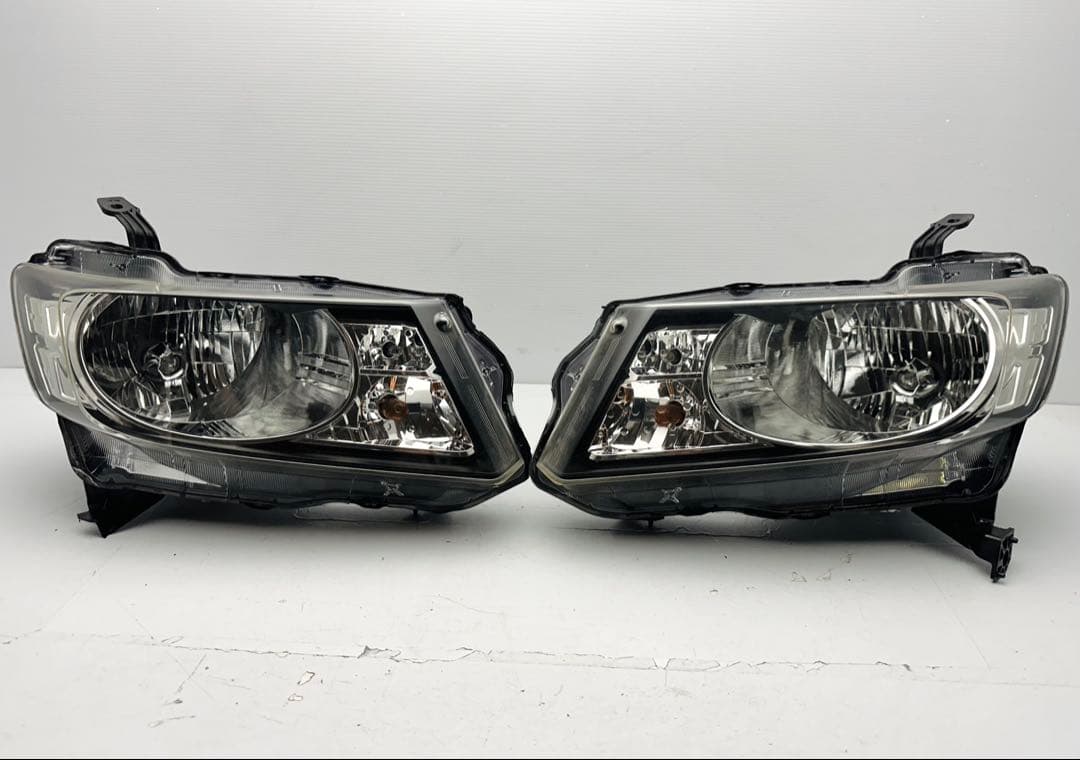 フリード ヘッドライト 左右セット HID KOITO 100-22068