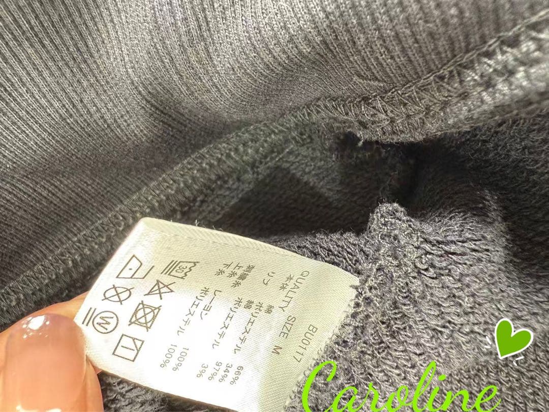 bless uパーカー黒色Mサイズ