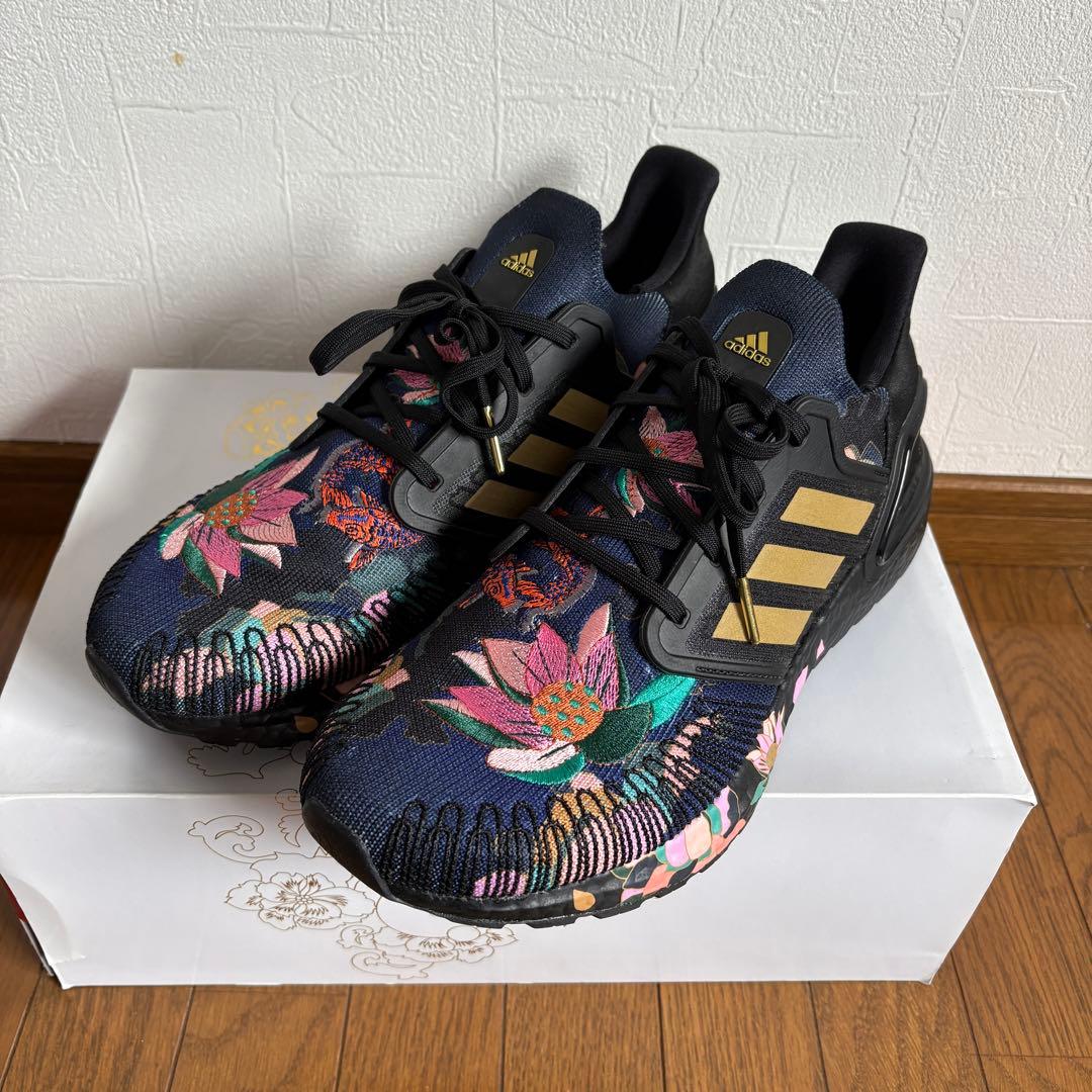 アディダス チャイニーズニューイヤー　蓮子の花