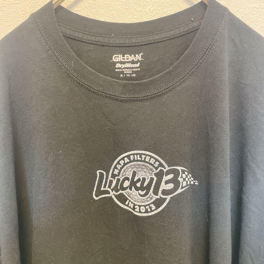 GILDAN Lucky 13 ロゴ Tシャツ ブラック
