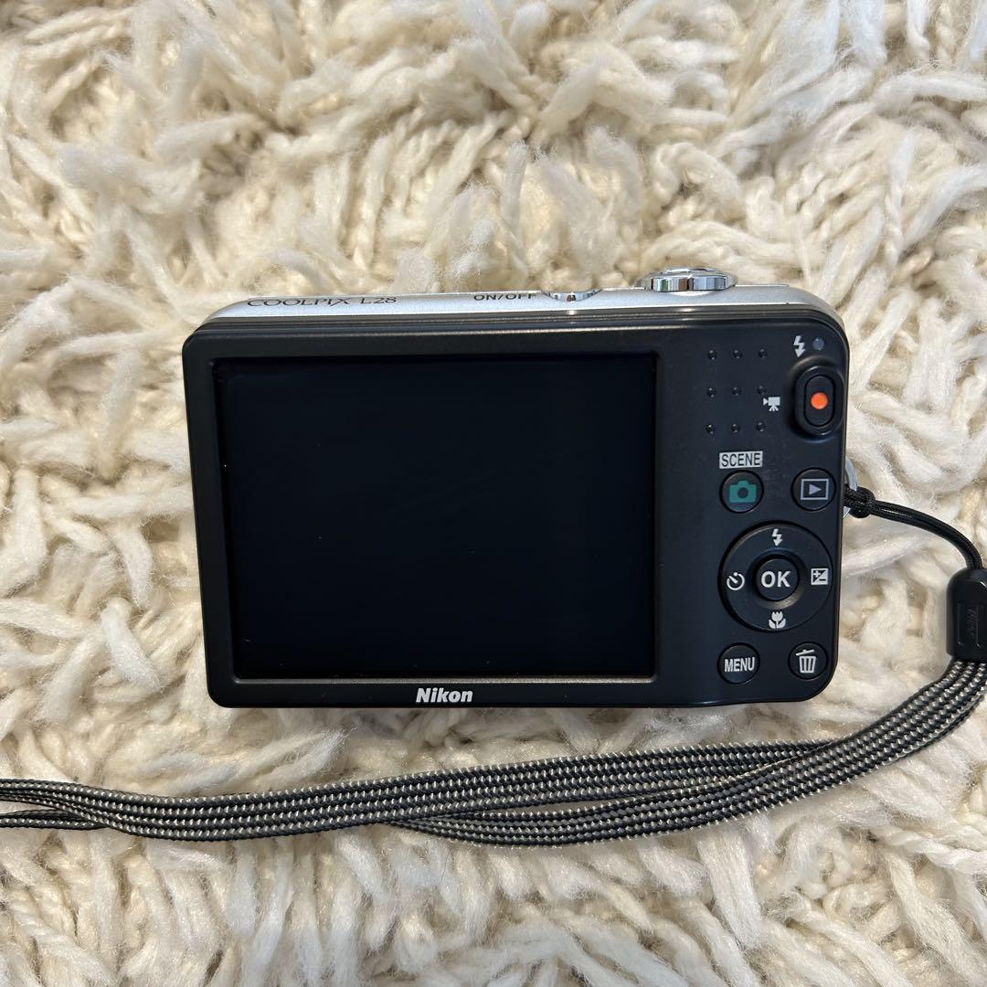 【✨美品✨】箱付きCOOLPIX L28 コンデジ 単三電池で駆動