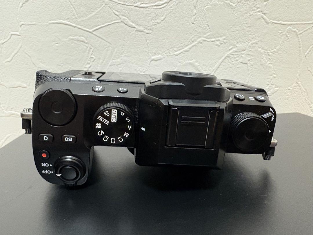 最終値引き　美品　Fujifilm X-S10 ダブルズームレンズキット おまけ 最終値引き 美品 Fujifilm X-S10 ダブルズームレンズキット