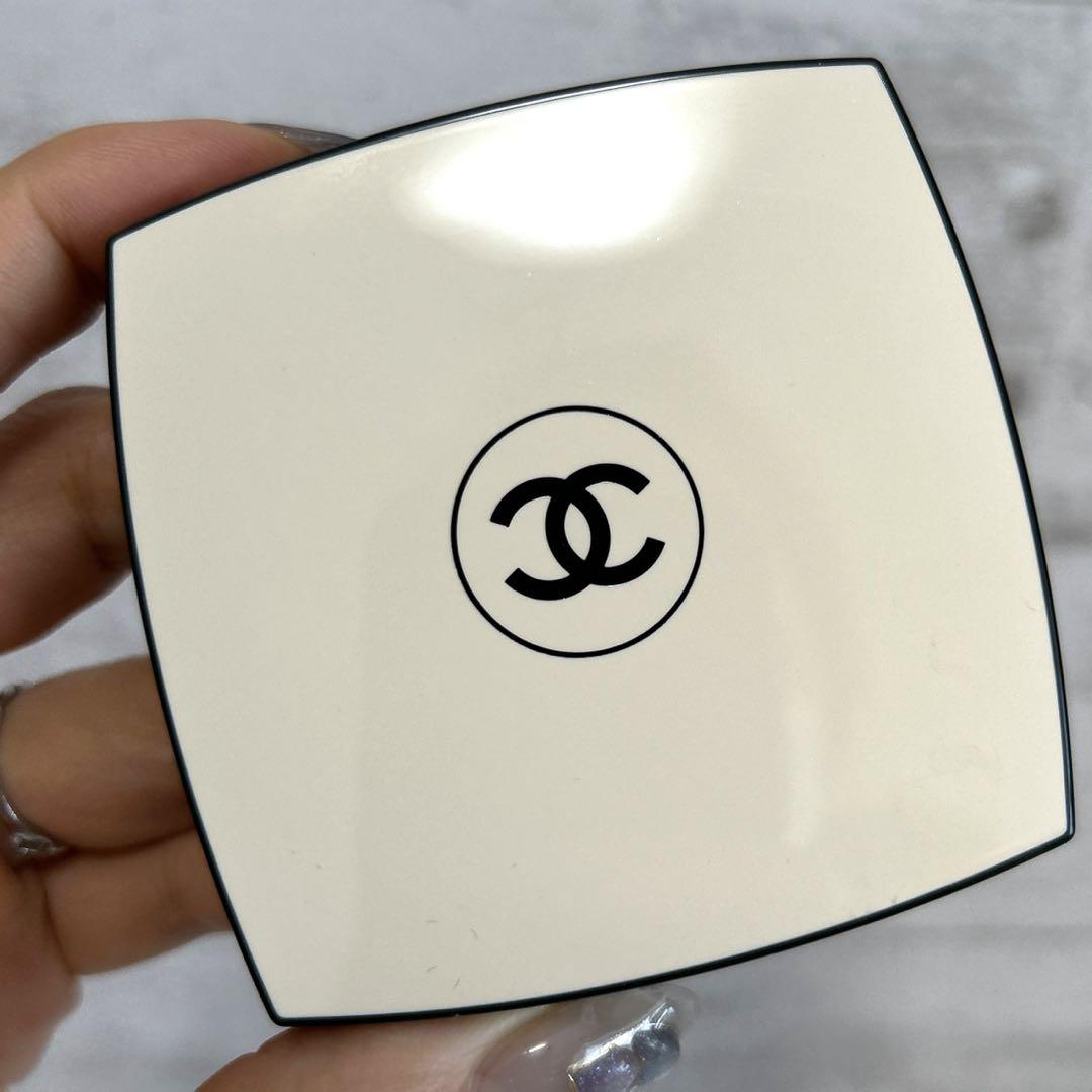 ほぼ未使用　CHANEL レベージュ パレット ルガール インテンス