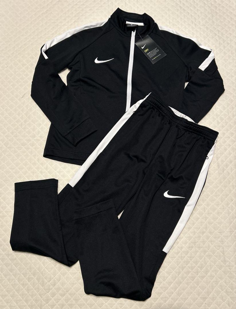 新品タグ付き NIKE ニットトラックスーツ ジャージ 上下セット 140cm