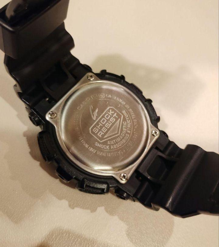 G-SHOCK ブラック×ゴールド GA-110GB-1AJF メンズ 電池式