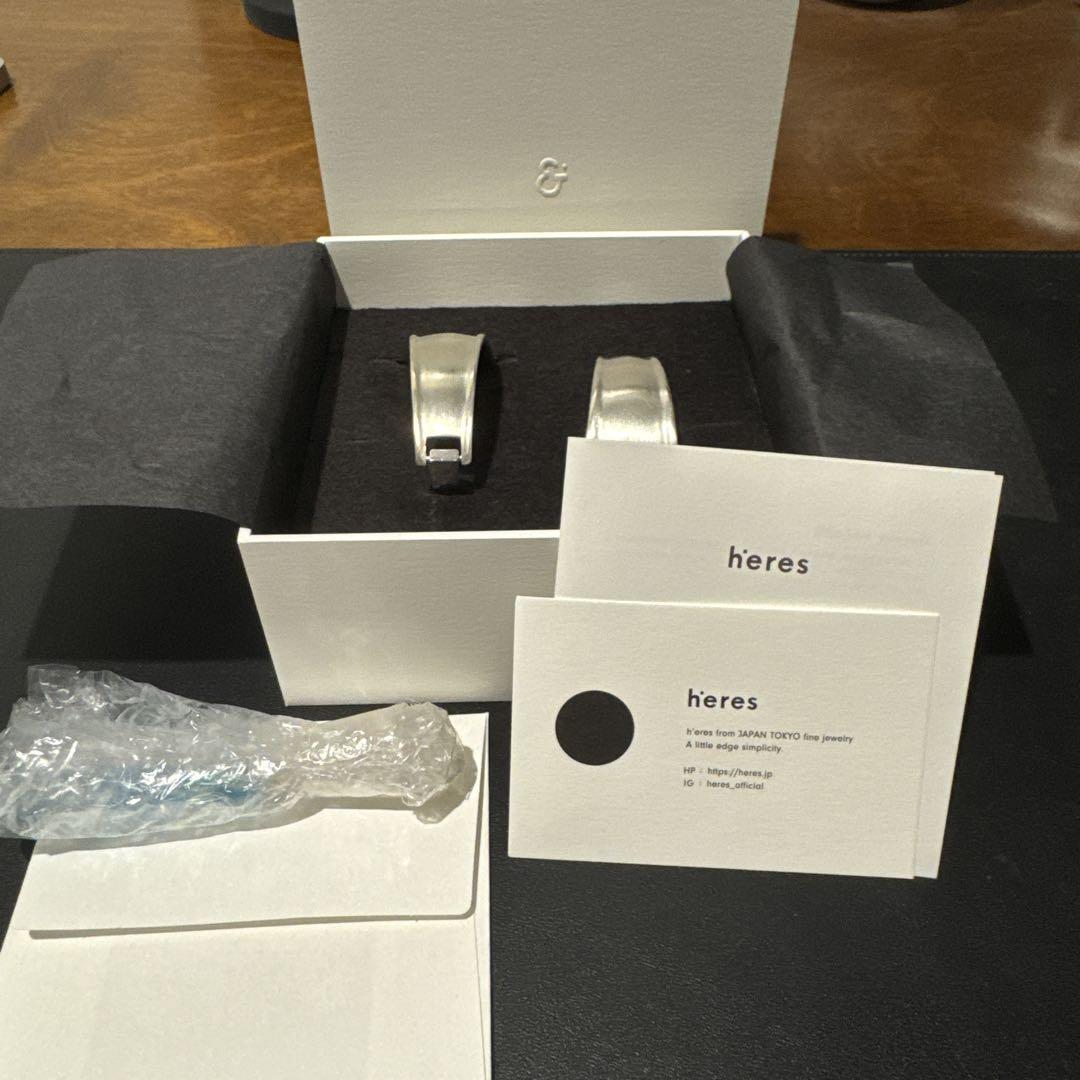 h'eres Apple Watch silver band