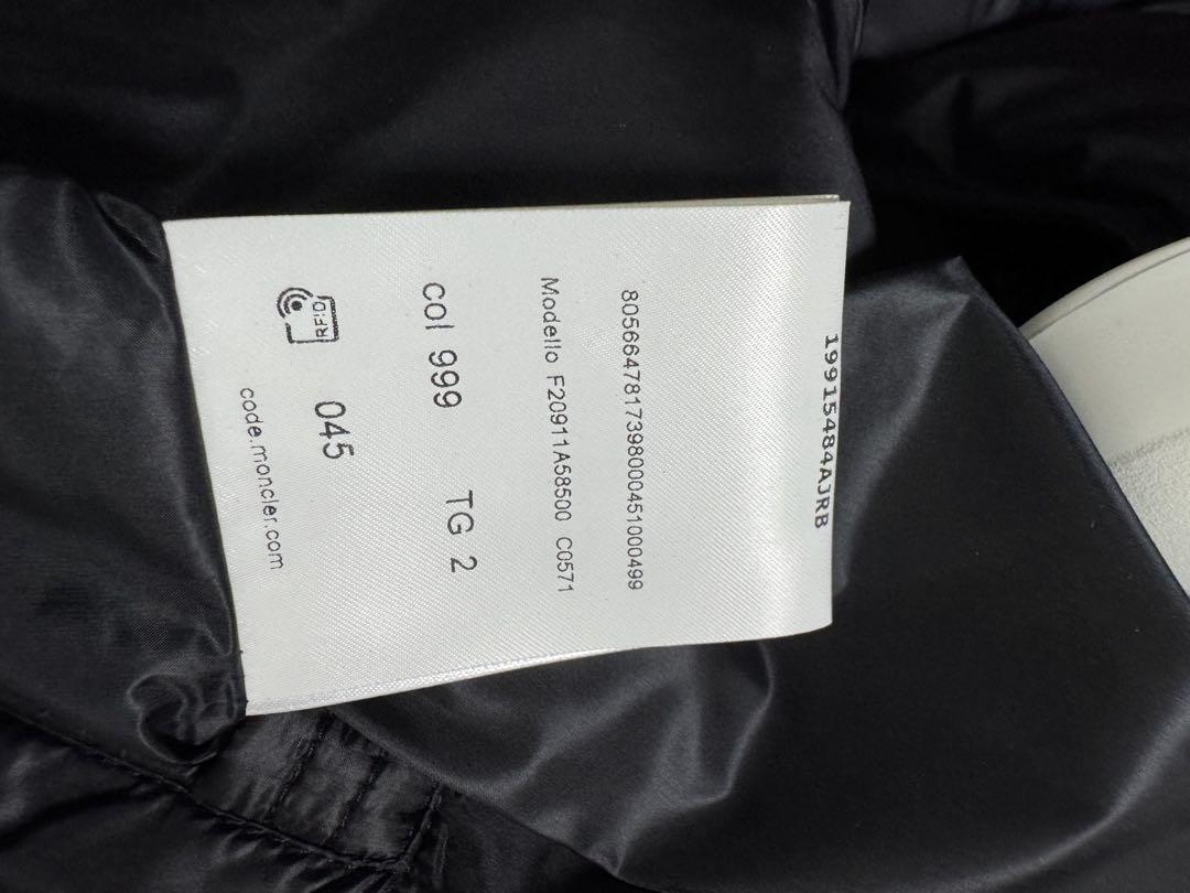 MONCLER フード付きダウンベスト 黒[価格交渉可]