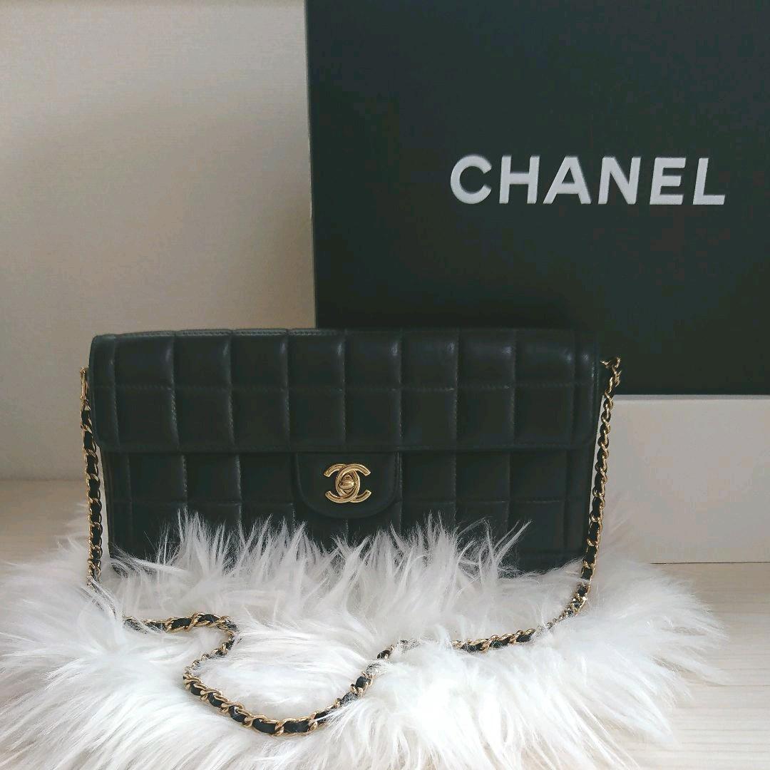 CHANELチョコバーマトラッセチェーンバッグ
