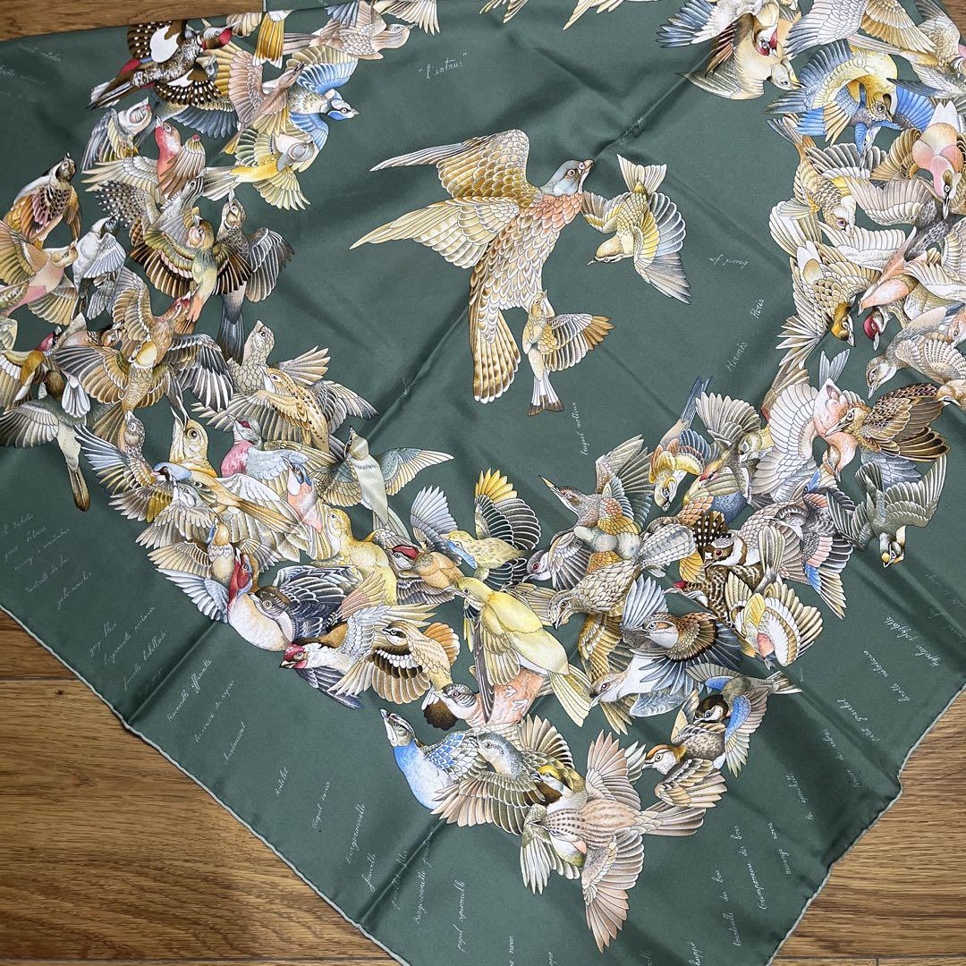 Hermes’ エルメス　カレ90 大判　スカーフ　カモ　鴨　鳥　カーキ