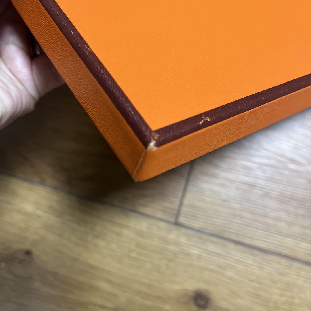 Hermes’ エルメス　カレ90 大判　スカーフ　カモ　鴨　鳥　カーキ