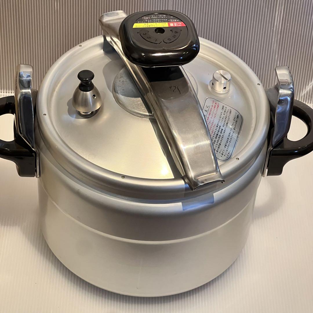 新品未使用　理研RIKEN 圧力鍋 6L 一升炊き アルミ 未使用 理研 圧力鍋 6L 1升炊 RF-60F 一升炊き 圧力なべ