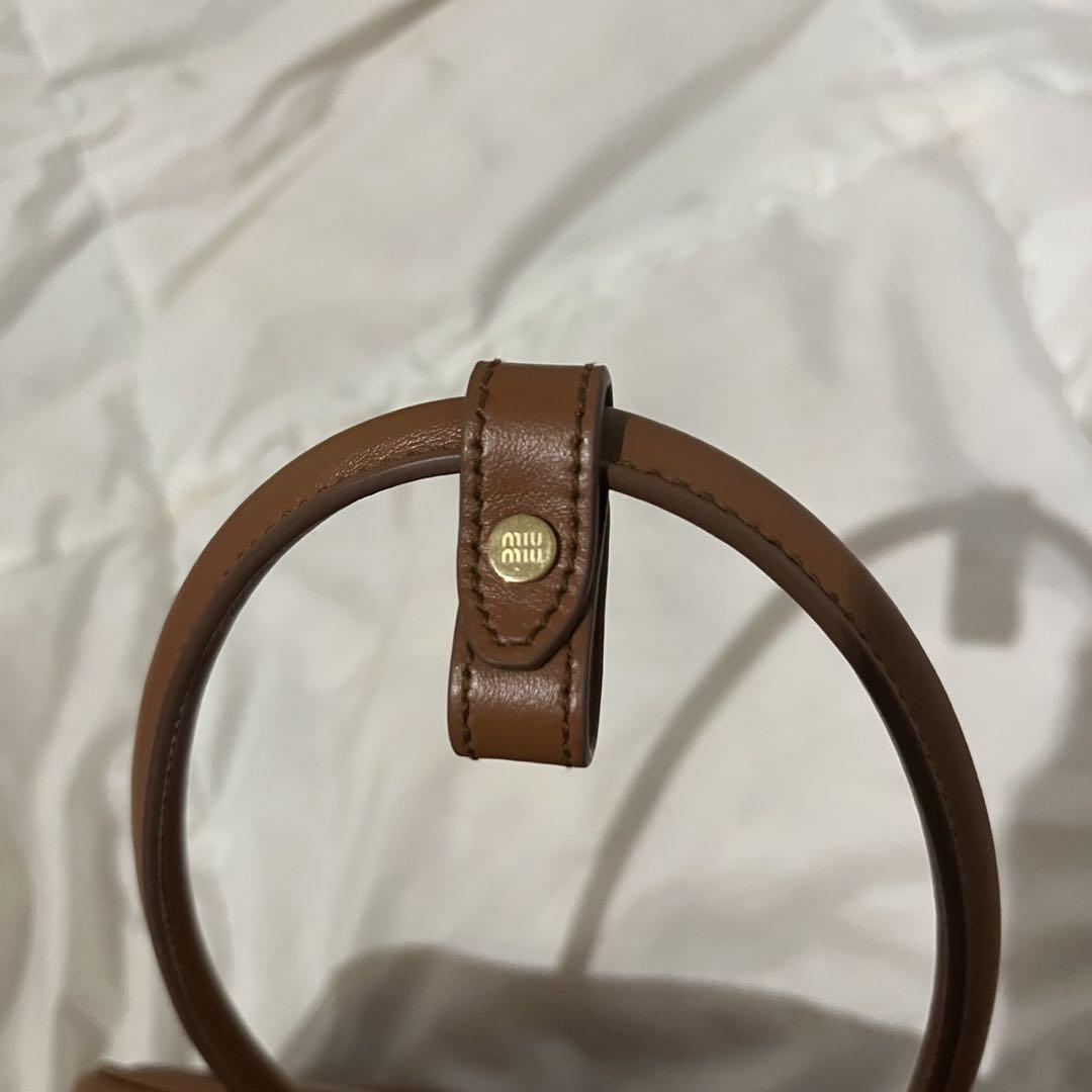miu miu レザー トップハンドルバッグ　コニャック