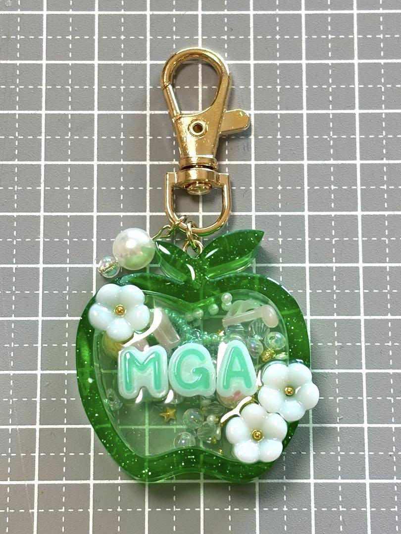 ハンドメイド】A-49 レジンキーホルダー Mrs. GREEN APPLE風