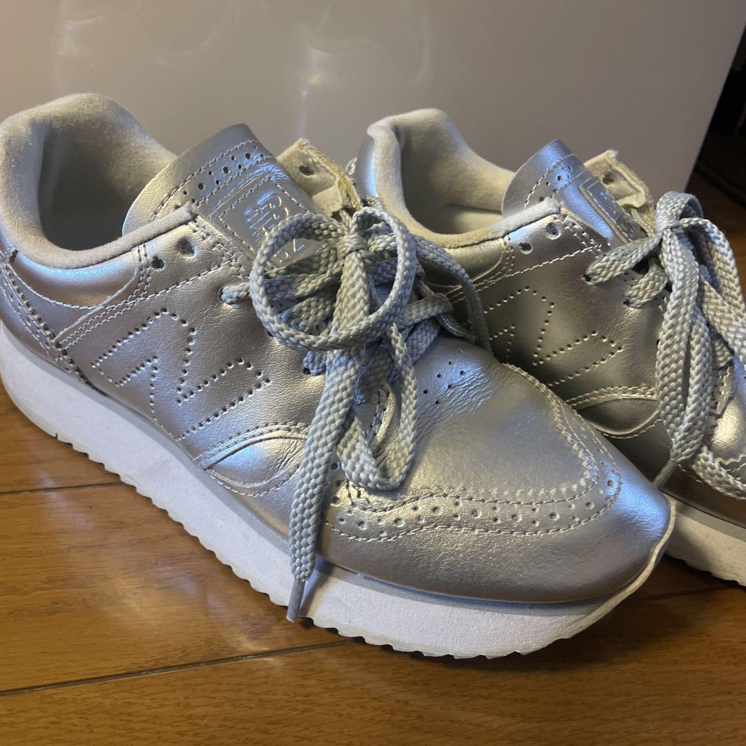 New Balance シルバー スニーカー