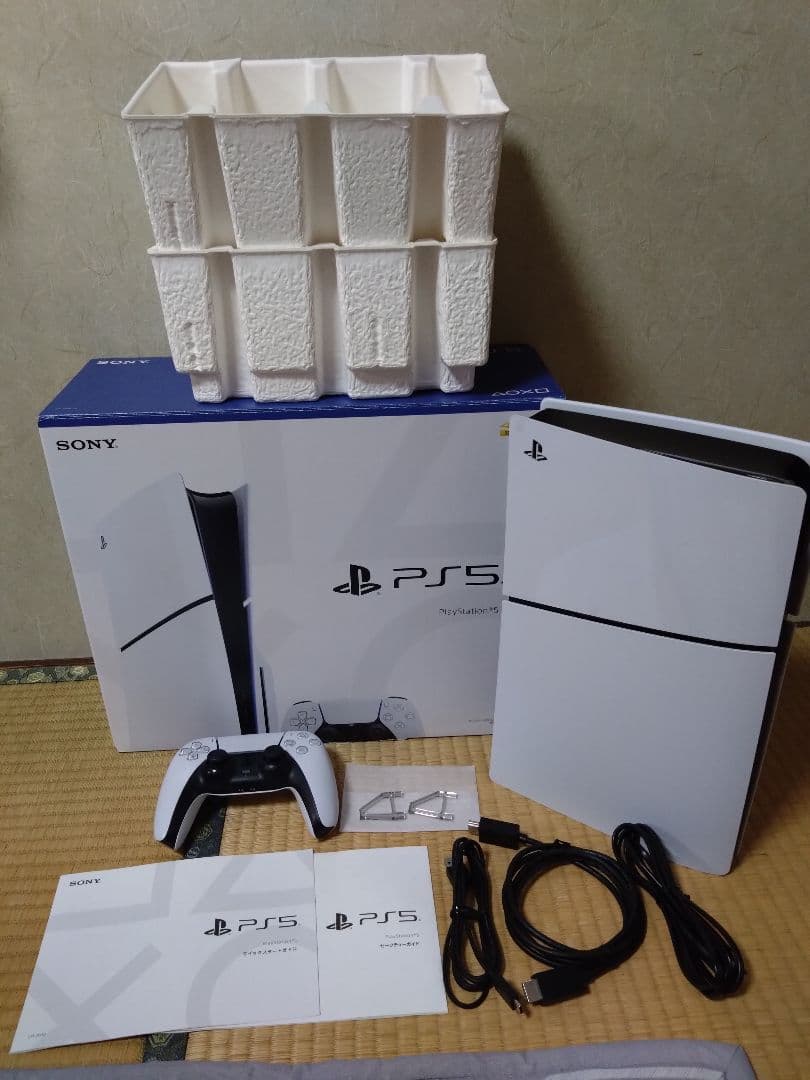 新型 PlayStation 5 slim CFI-2000A01