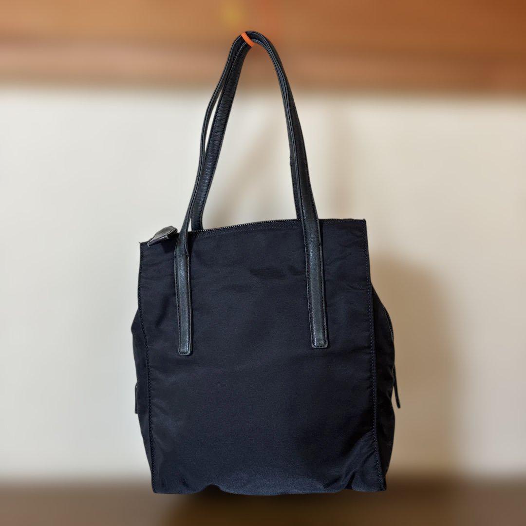 PRADA ブラック ナイロントートバッグ