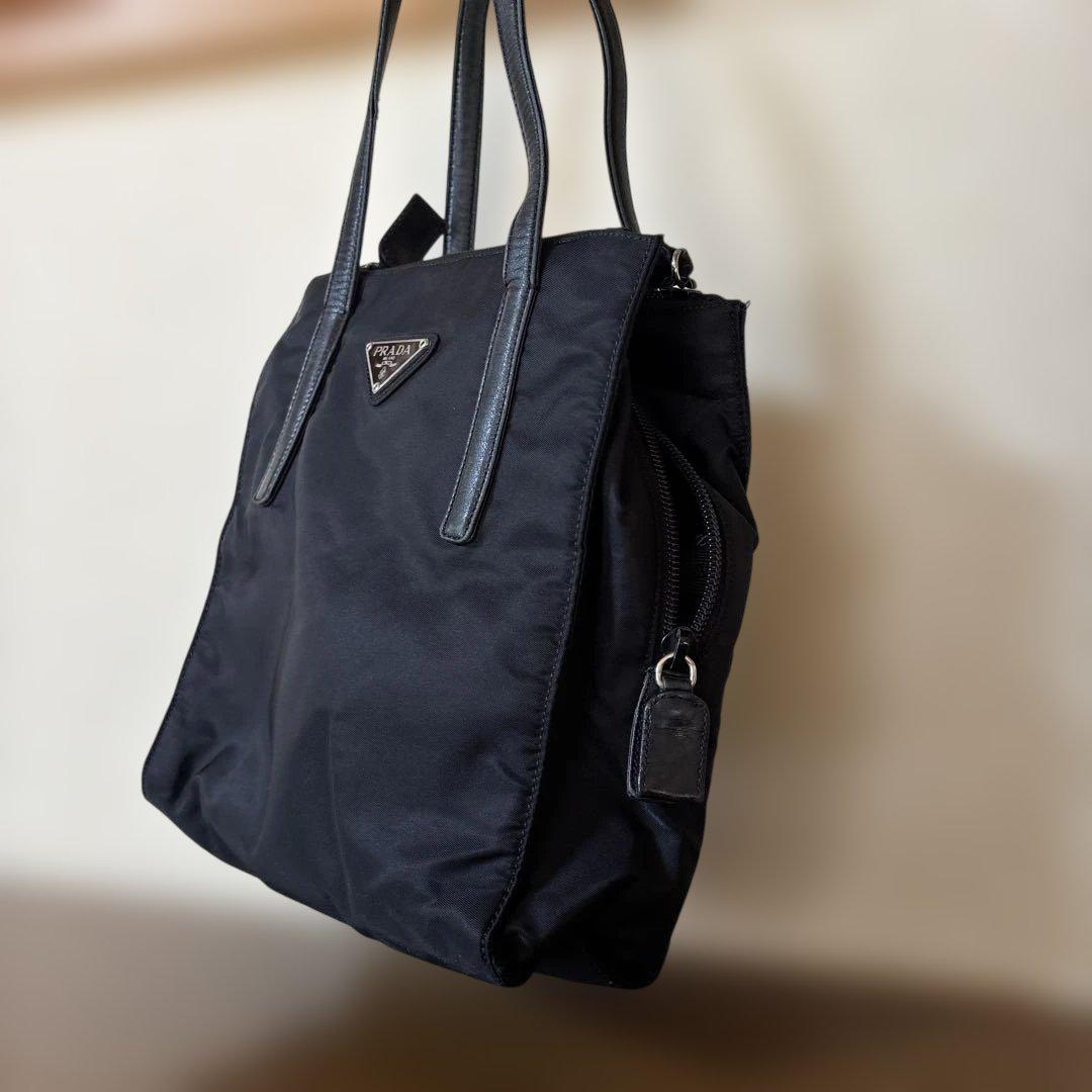 PRADA ブラック ナイロントートバッグ