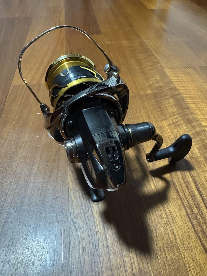 シマノ　20ツインパワー４０００ＭＨＧ　美品