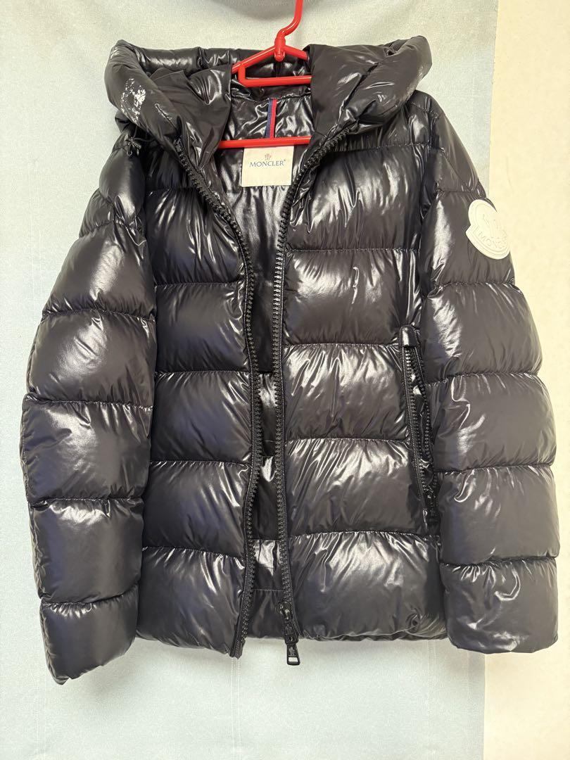 MONCLER 黒 ダウンジャケット フード付き
