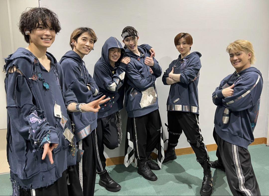 たま SixTONES パーカー