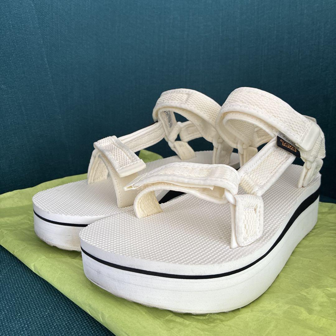 Teva スポーツサンダル ホワイト 厚底　US5 22cm