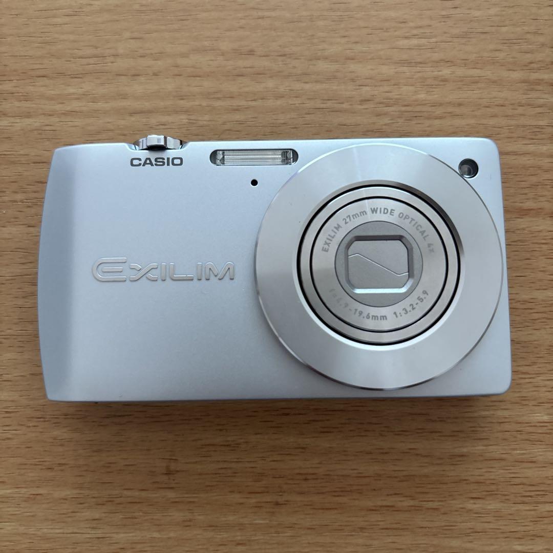 CASIO EXILIMシルバー デジタルカメラ