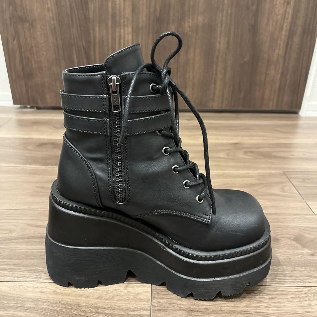 新品DEMONIA SHA52 厚底ブーツ　23.5cm(US6)