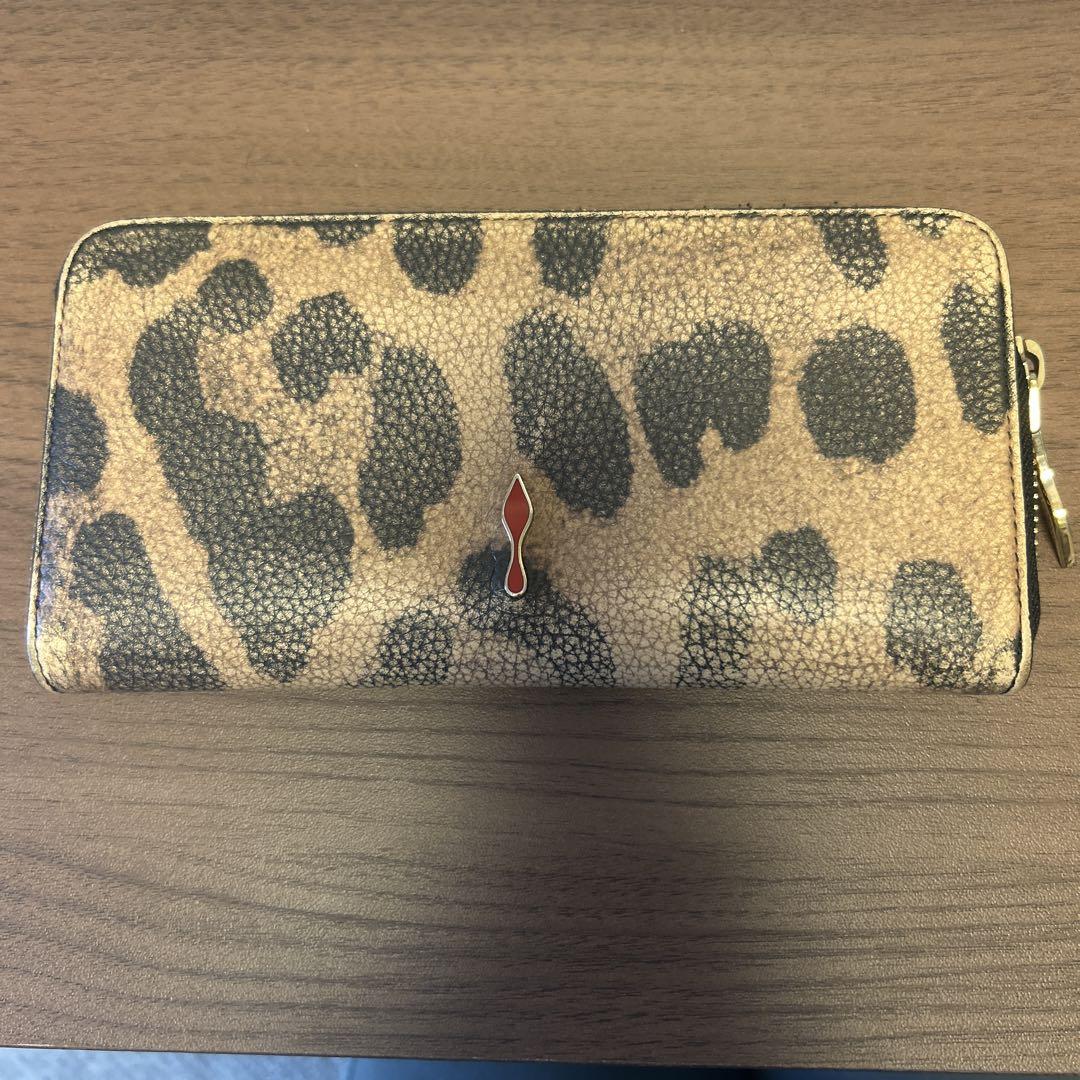Christian Louboutin ヒョウ柄長財布