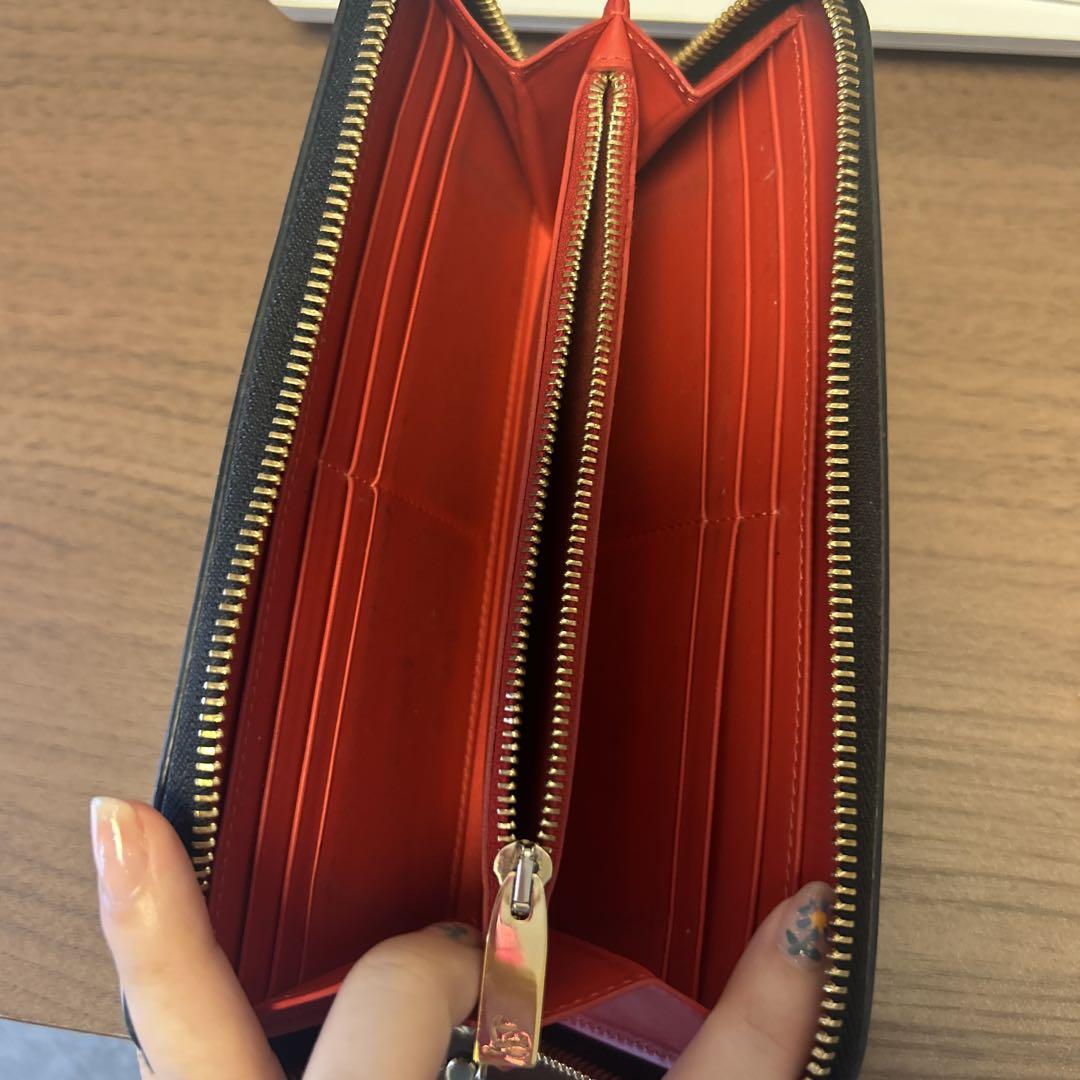 Christian Louboutin ヒョウ柄長財布