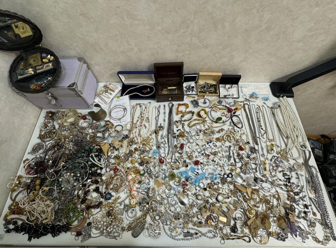 ネックレス ブローチ イヤリング アクセサリー リング まとめて -9kg
