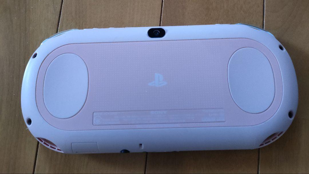 PSVita 本体 PSvita本体（PCH-2000）
