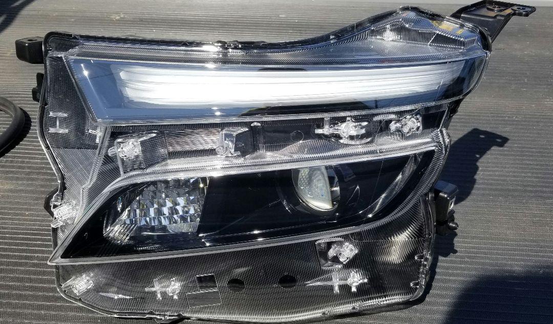 使い勝手の良い スズキ - セール車・バイク・自転車 ソリオ 純正左LED MA37S パーツ