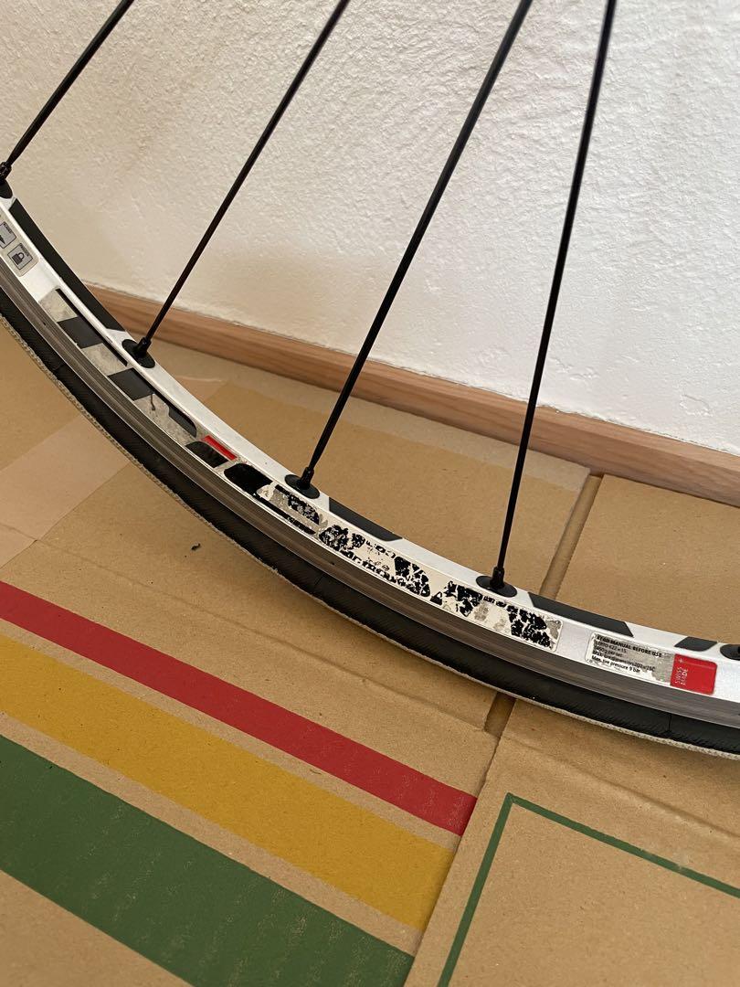 DT SWISS RR1450 TRICON 前後セット スポーク折れ