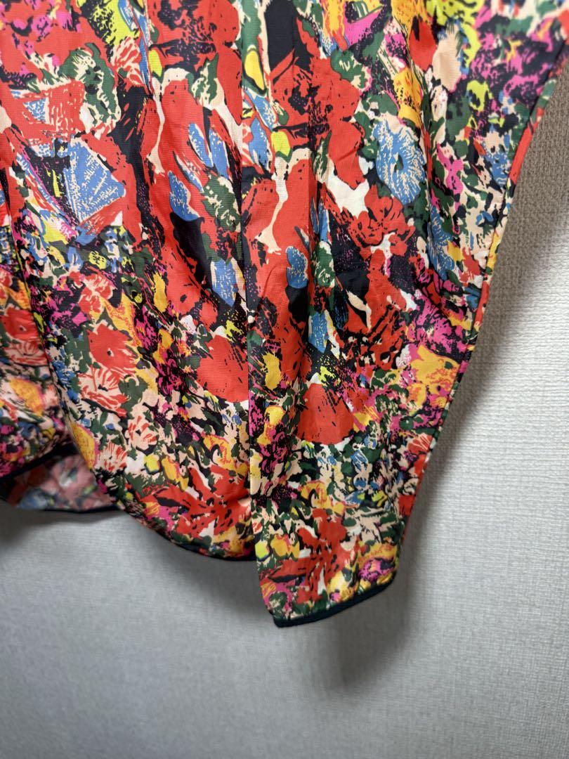 【希少品】美品✨NIKE ウィンドランナー　花柄　ランニングウェア　twice