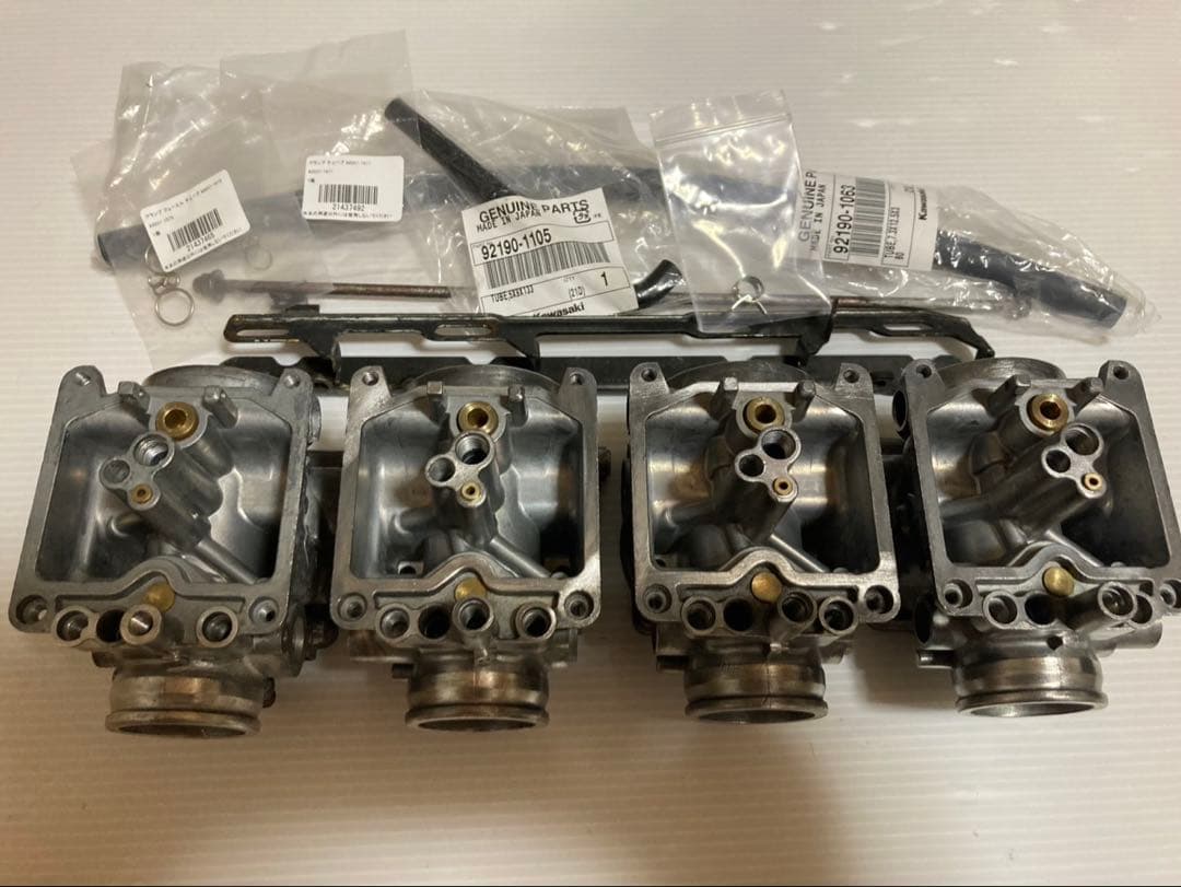 ゼファーカイ ゼファー400x キャブレターやや傷や汚れあり