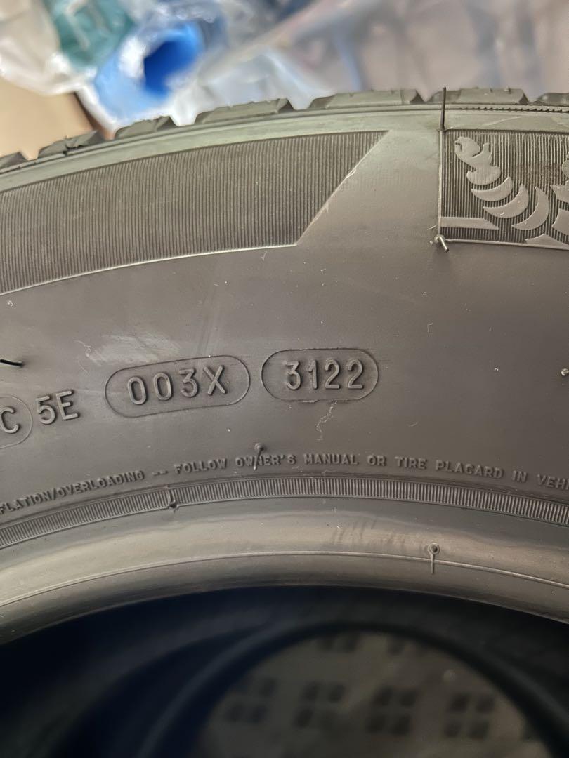 プラド　マッドブラック8500キロ新車外し265/60R18タイヤ 4本セット