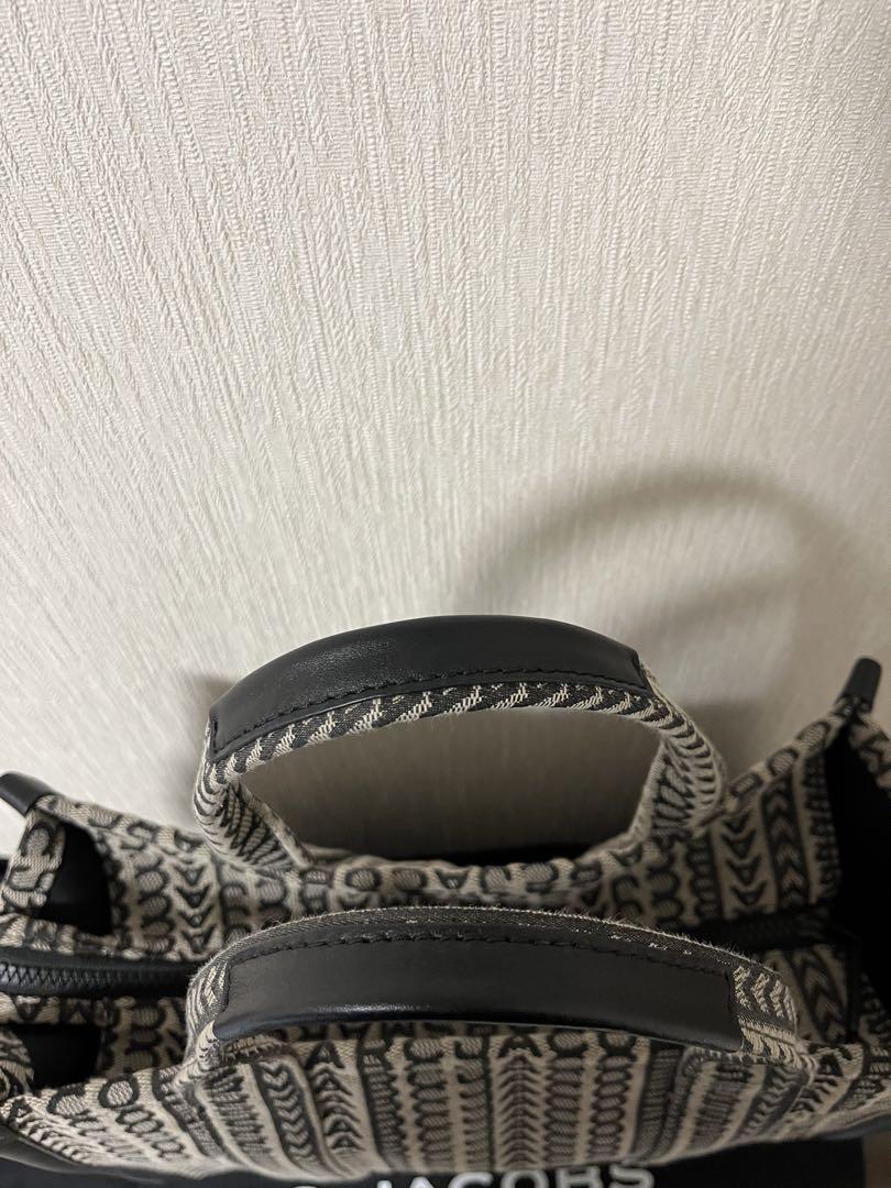 MARC JACOBS  ザ モノグラム トートバッグ ミディアム