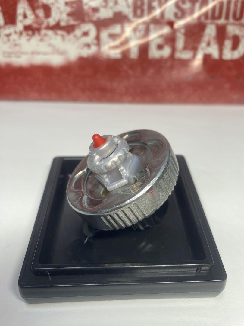 【美品】メタルファイトベイブレード 『最強ブレーダーセット』