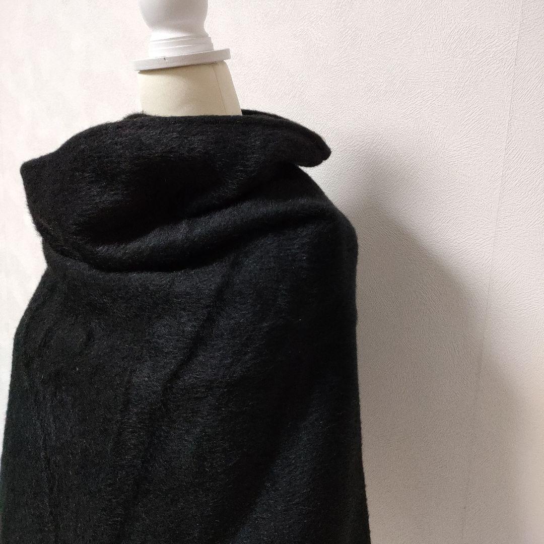 WOOL 紫のファーポンポン付き