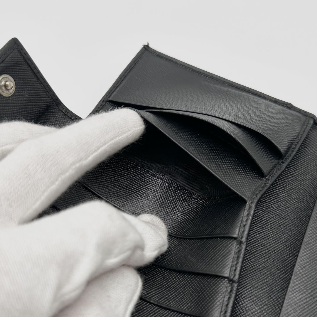 【極美品】PRADA 二つ折り財布 レザー サフィアーノ 三角ロゴ ブラック