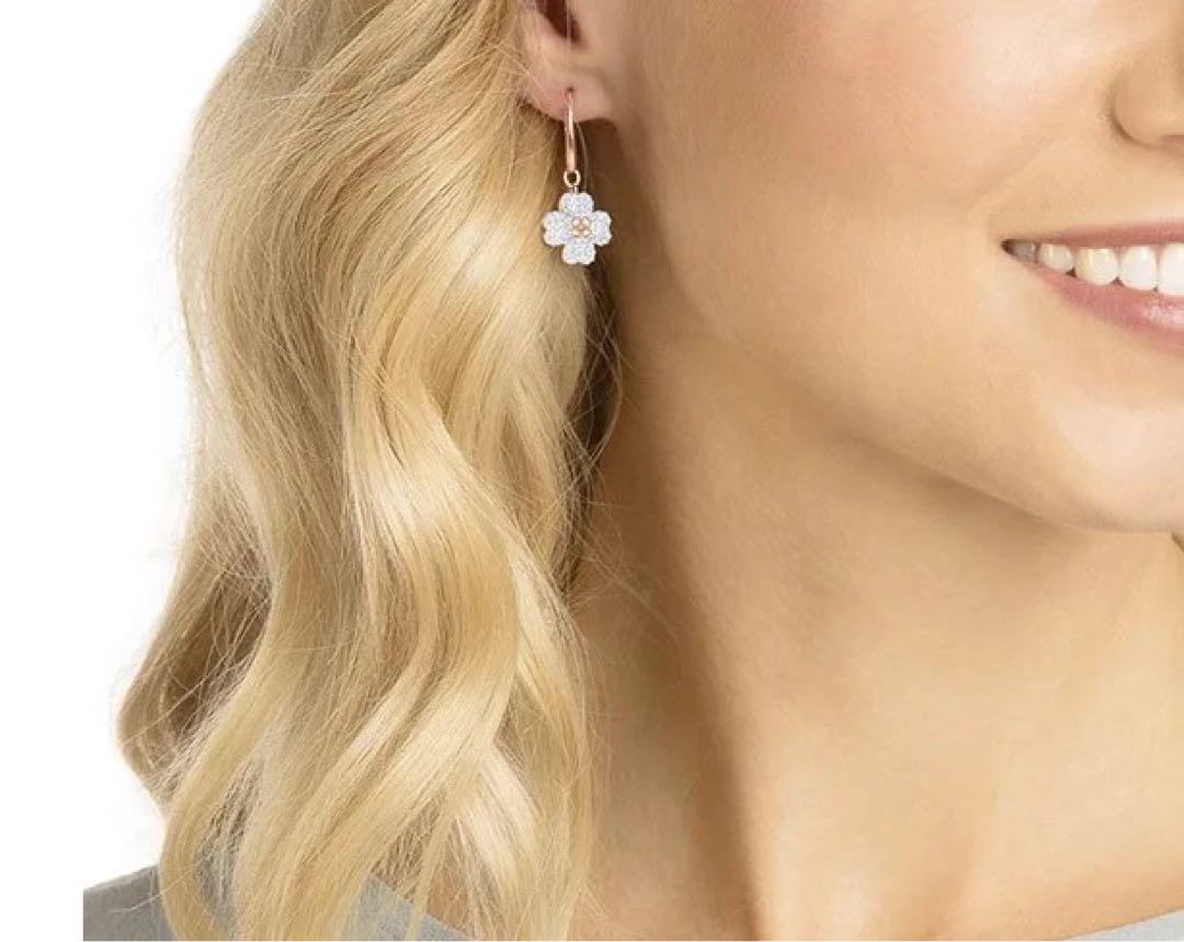 スワロフスキー ピアス Latisha お花 Swarovski